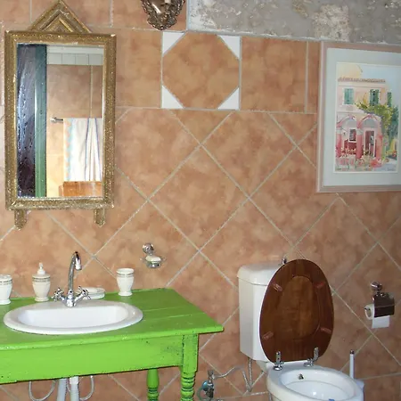 Historic 600 Years Old Beautifully Renovated Mill House بيت للعطل *