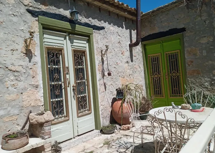 Historic 600 Years Old Beautifully Renovated Mill House بيت للعطل *